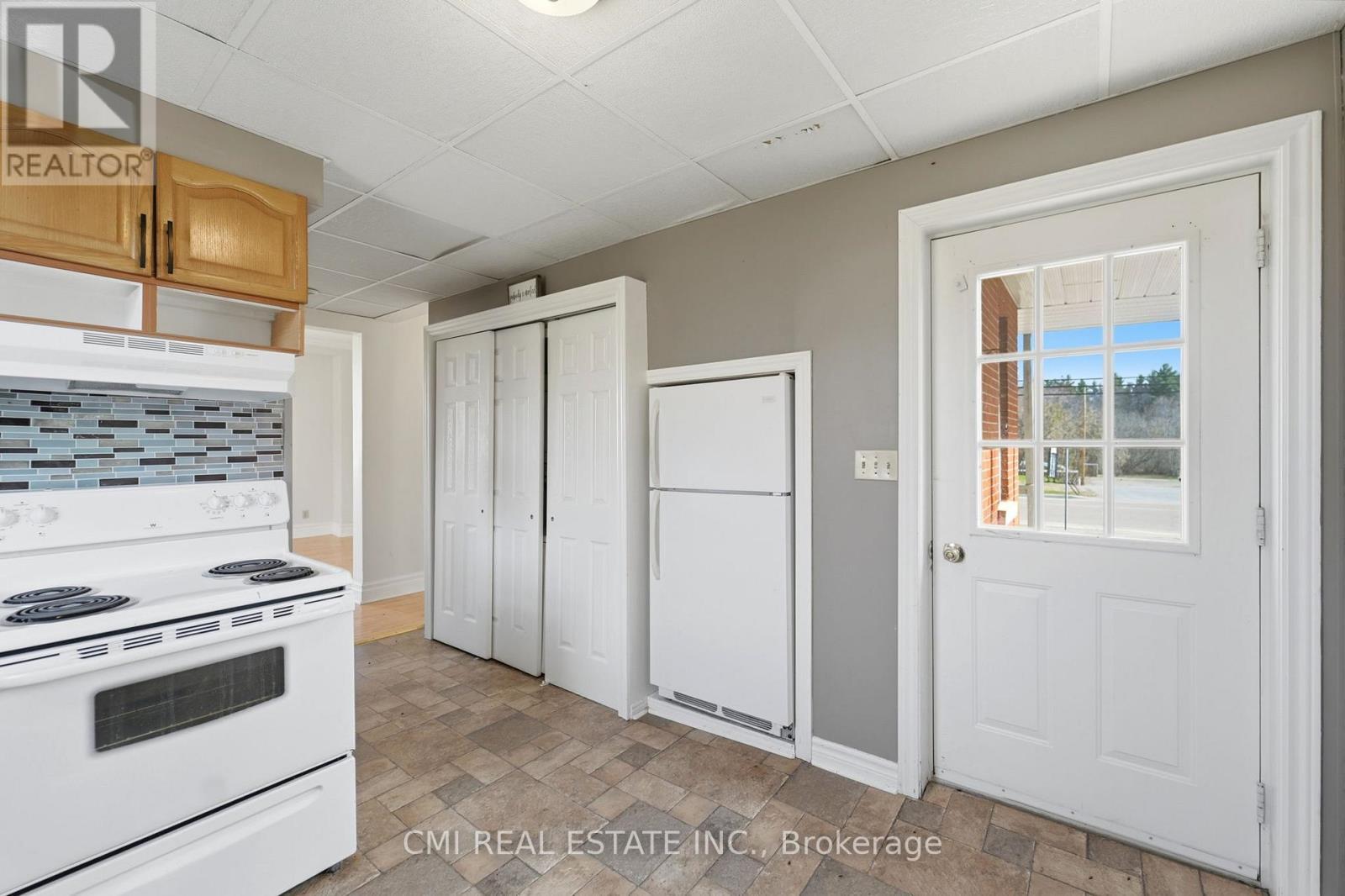 73 River Road, Arnprior, ON - Indoor Photo Showing Kitchen