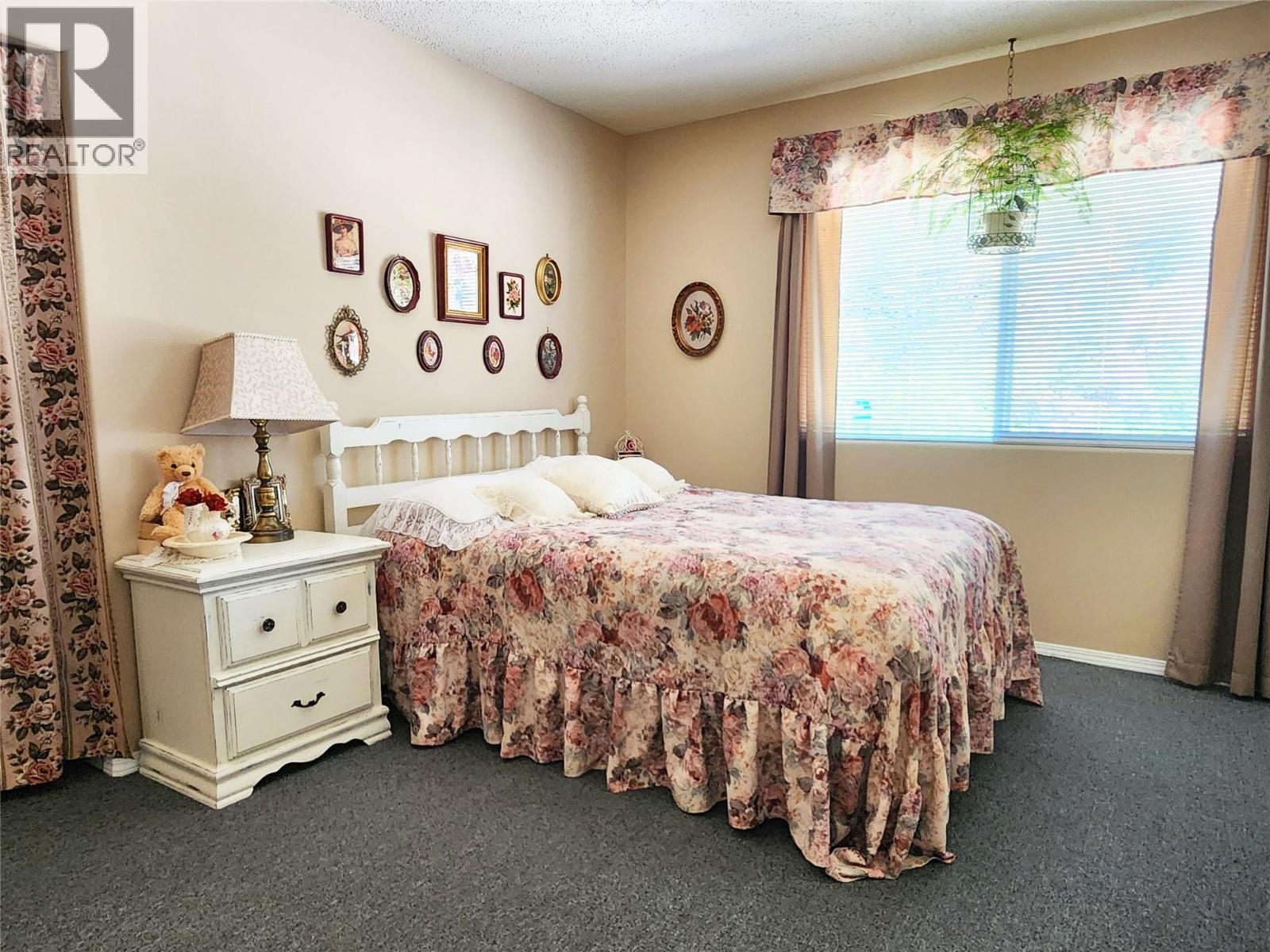 Upstairs Bedroom 1 of 275 10th Avenue, Montrose BC - 275 10Th Avenue, Montrose, BC - Indoor Photo Showing Bedroom