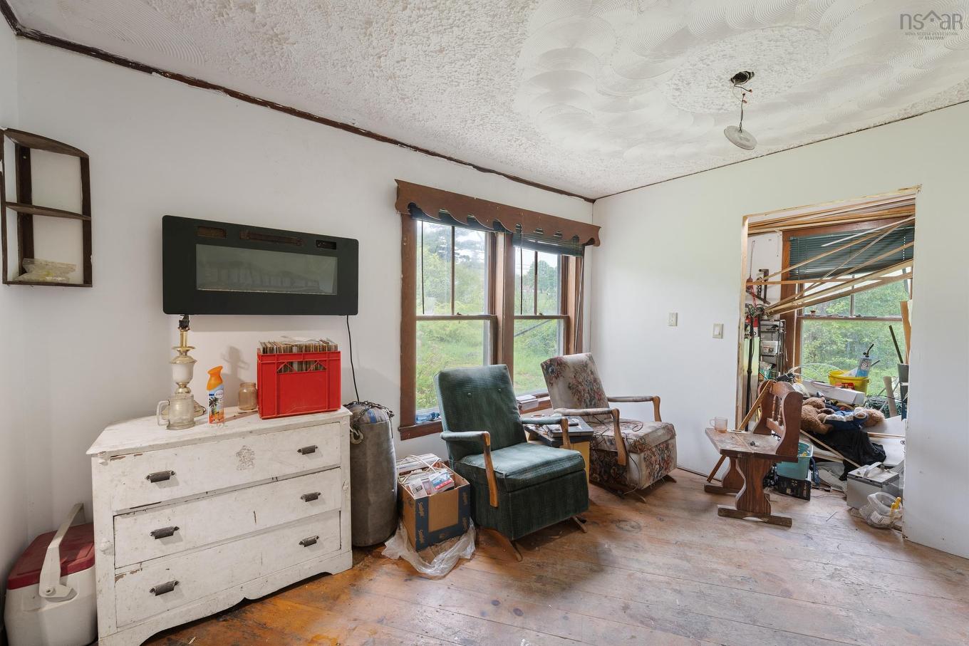 9596 Highway 8, Caledonia, NS