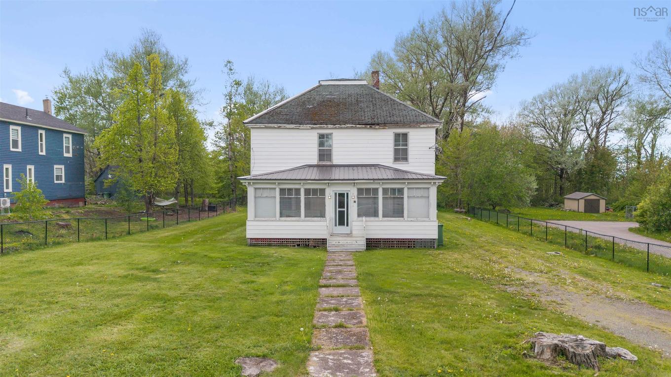 15 Mcdougal Street, Springhill, NS