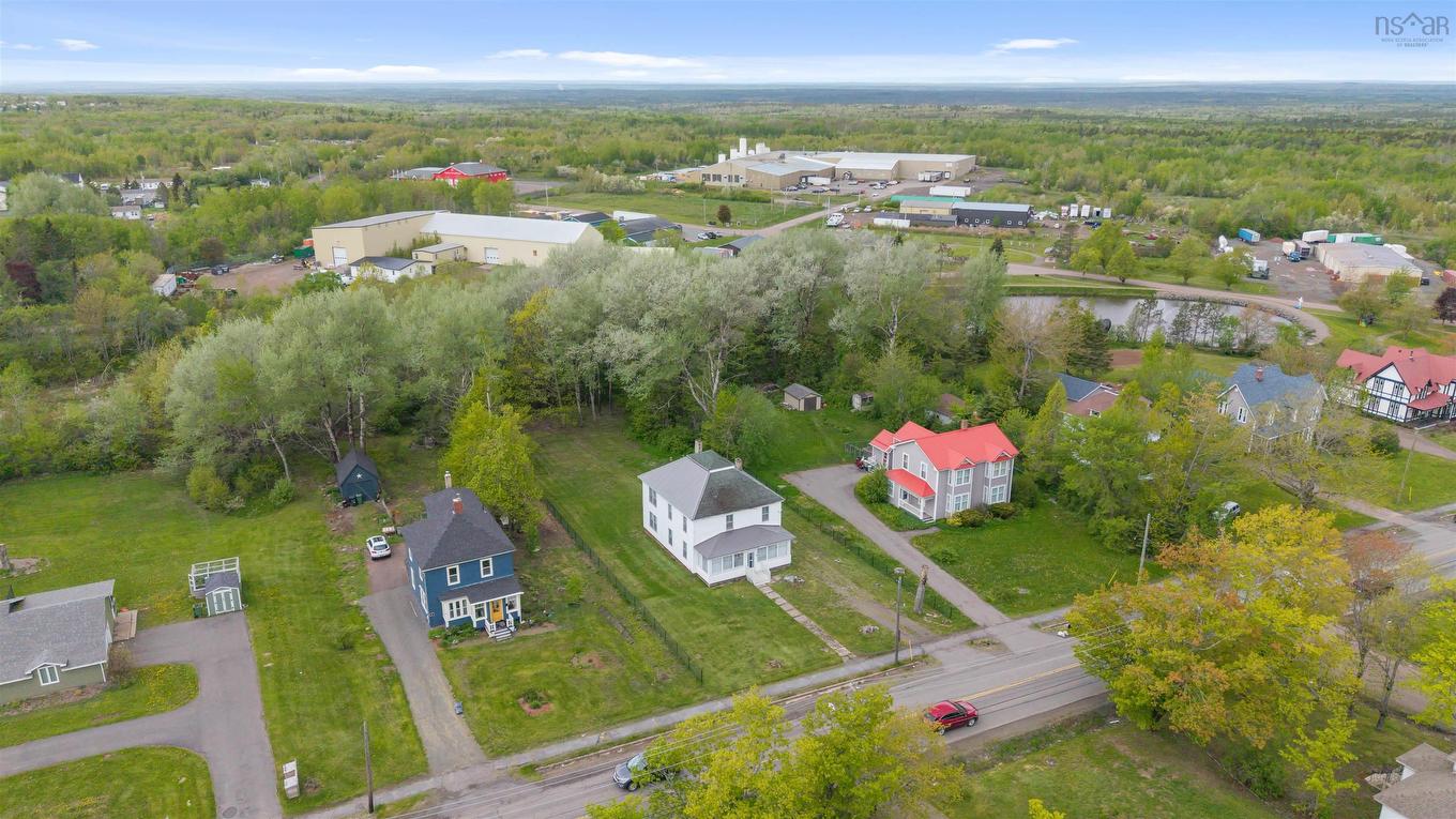 15 Mcdougal Street, Springhill, NS
