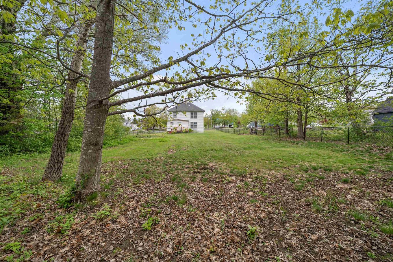 15 Mcdougal Street, Springhill, NS