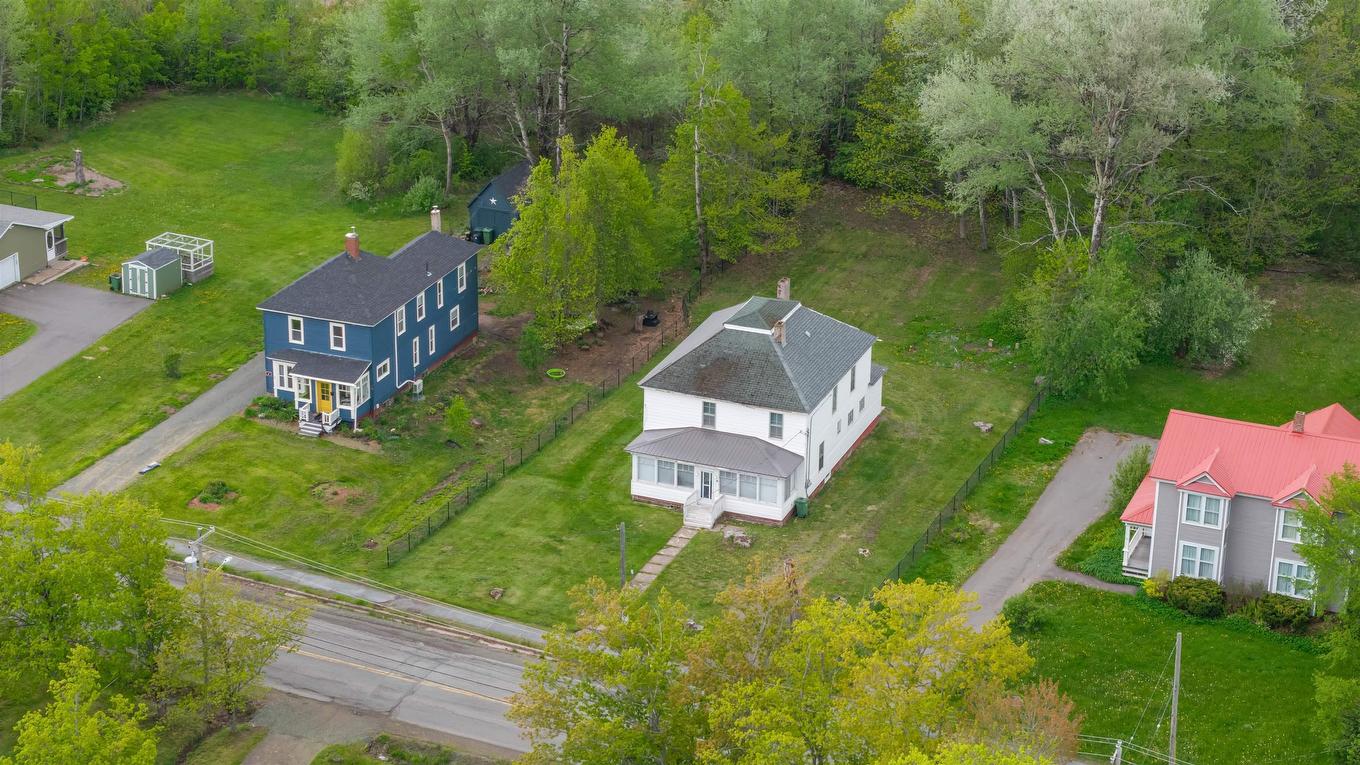15 Mcdougal Street, Springhill, NS