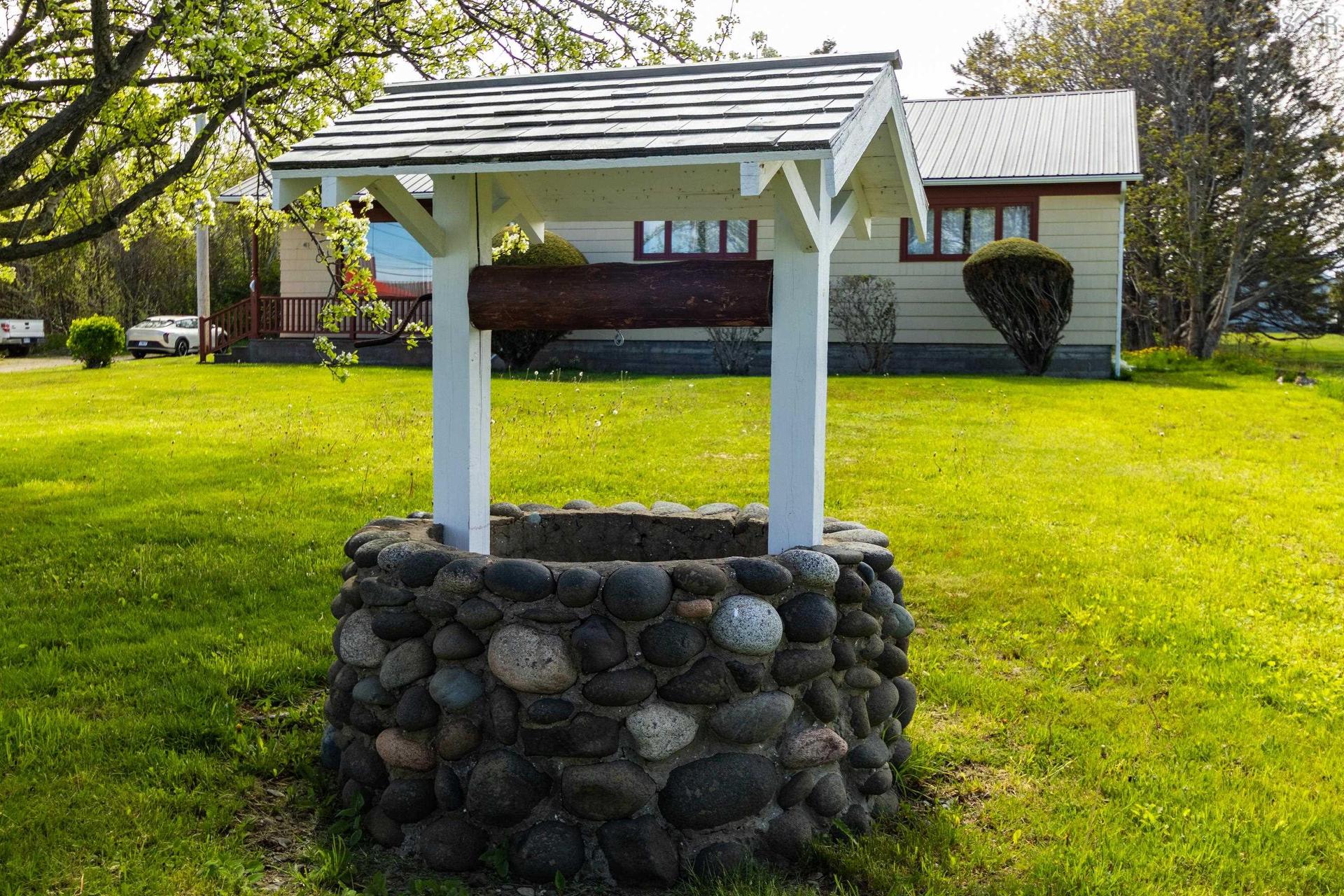 8370 Highway 1, Meteghan, NS