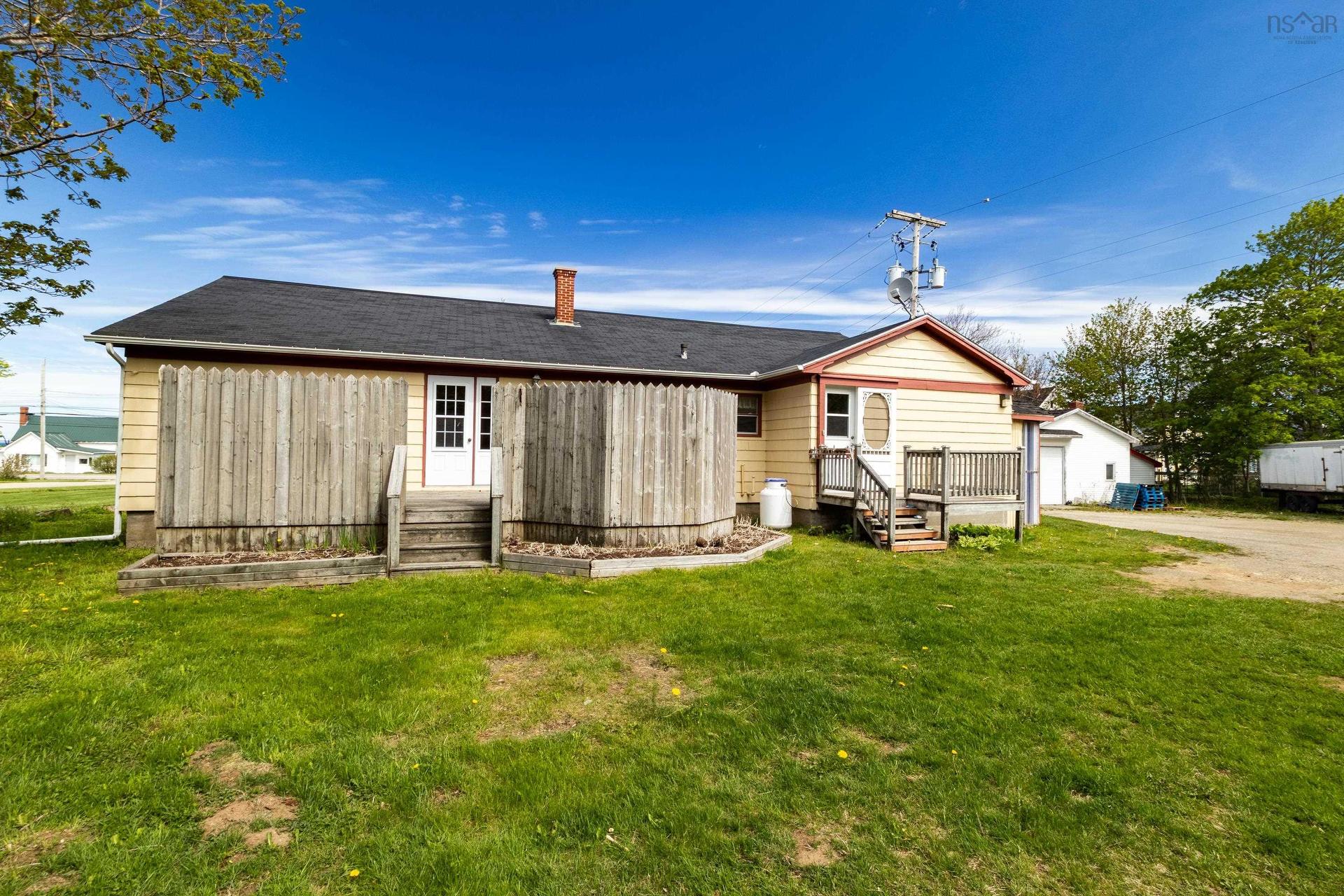 8370 Highway 1, Meteghan, NS