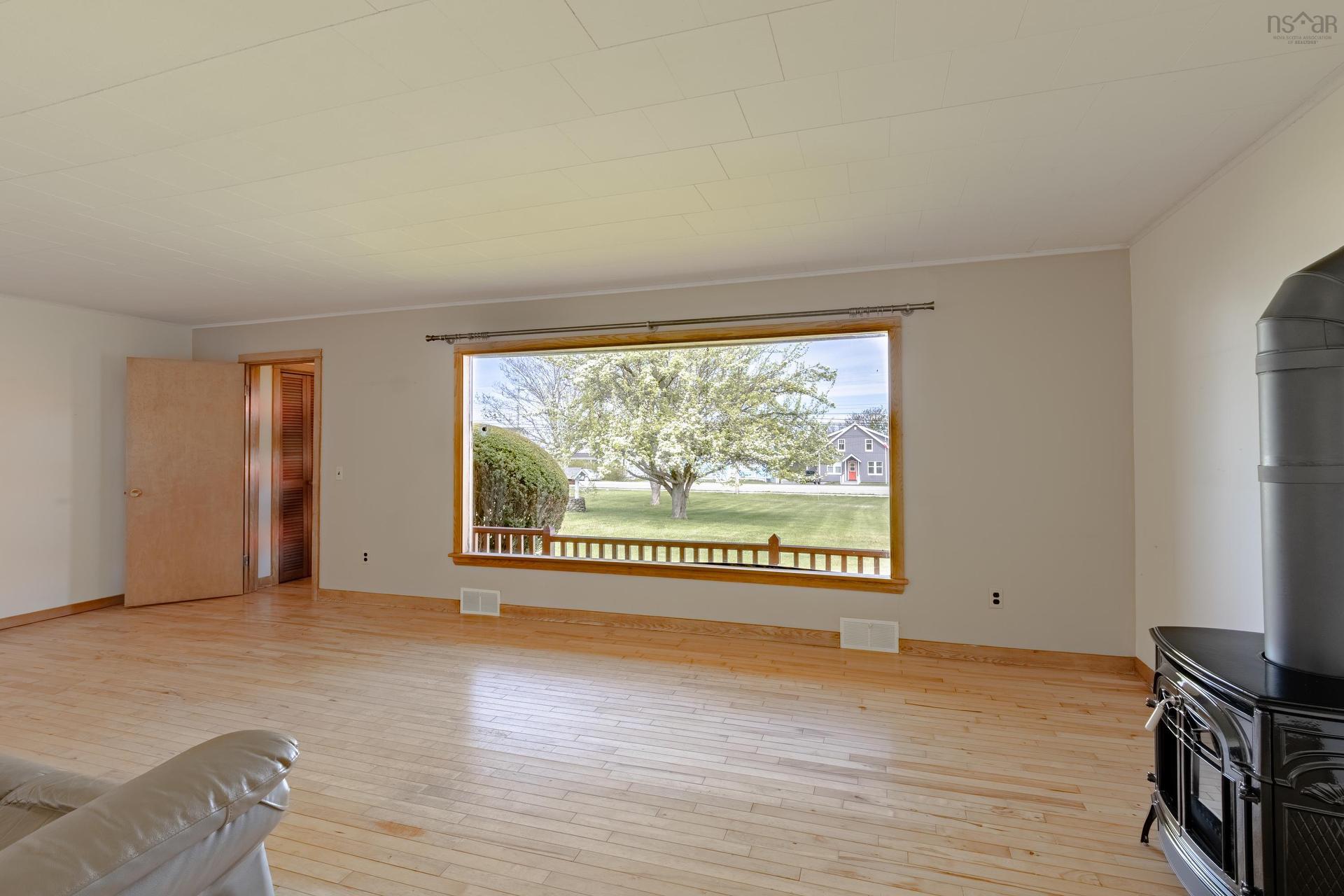 8370 Highway 1, Meteghan, NS