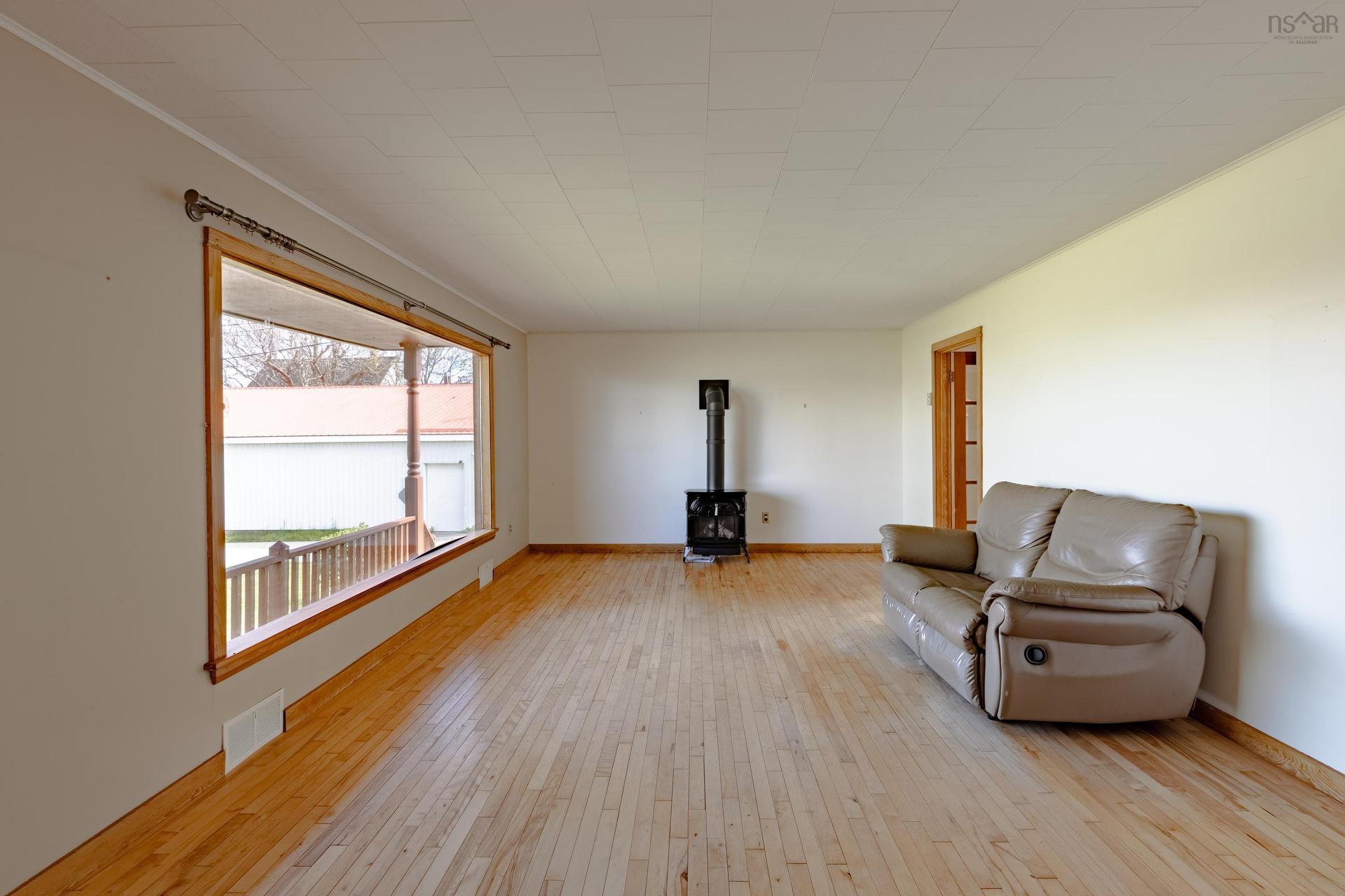 8370 Highway 1, Meteghan, NS