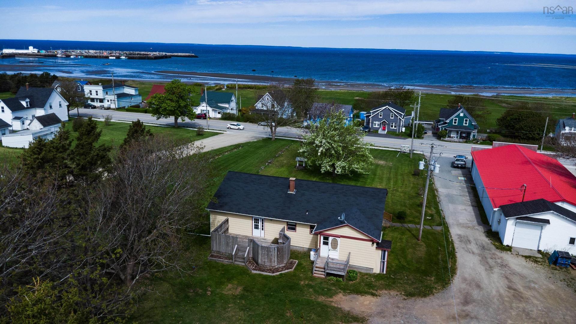 8370 Highway 1, Meteghan, NS
