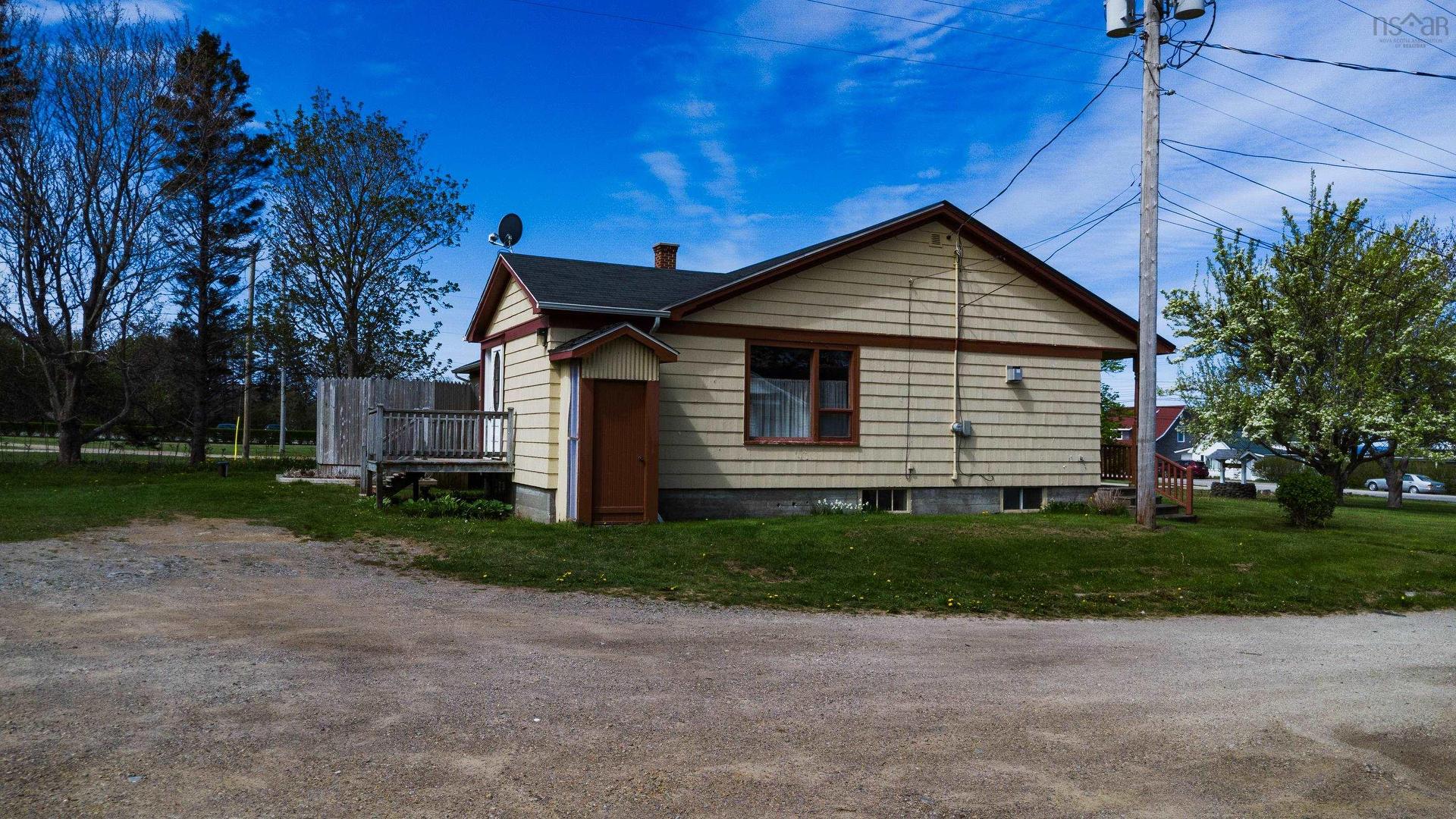 8370 Highway 1, Meteghan, NS