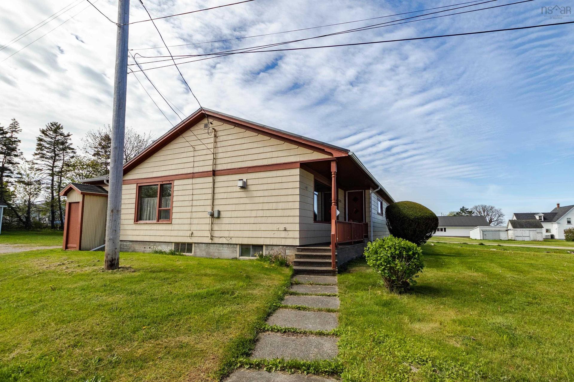 8370 Highway 1, Meteghan, NS