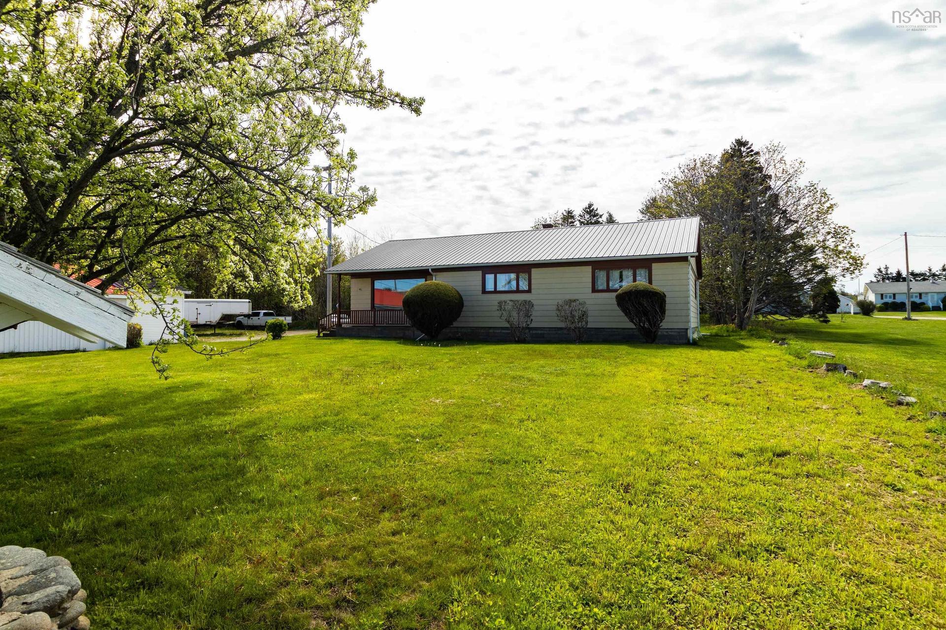 8370 Highway 1, Meteghan, NS