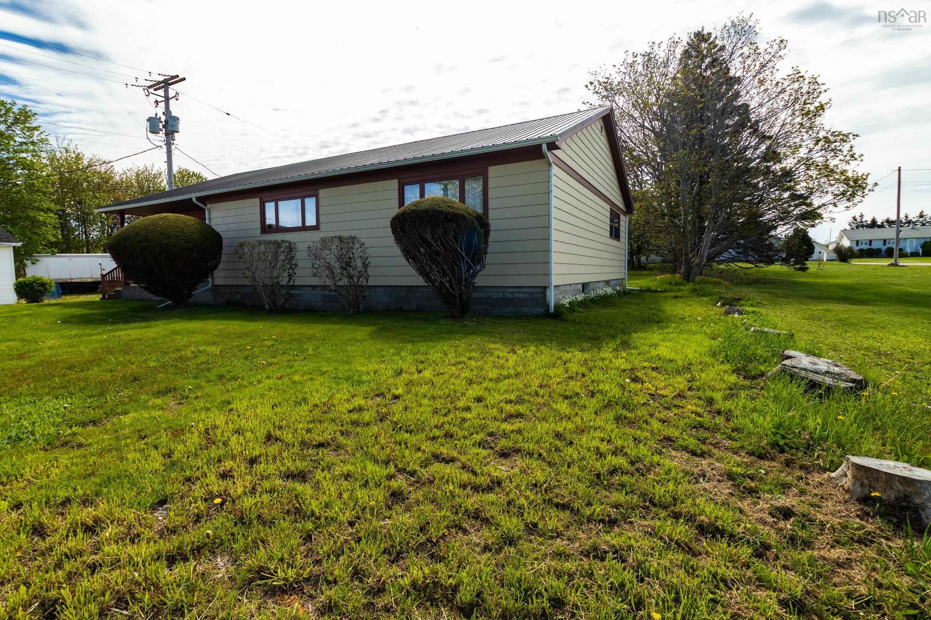 8370 Highway 1, Meteghan, NS
