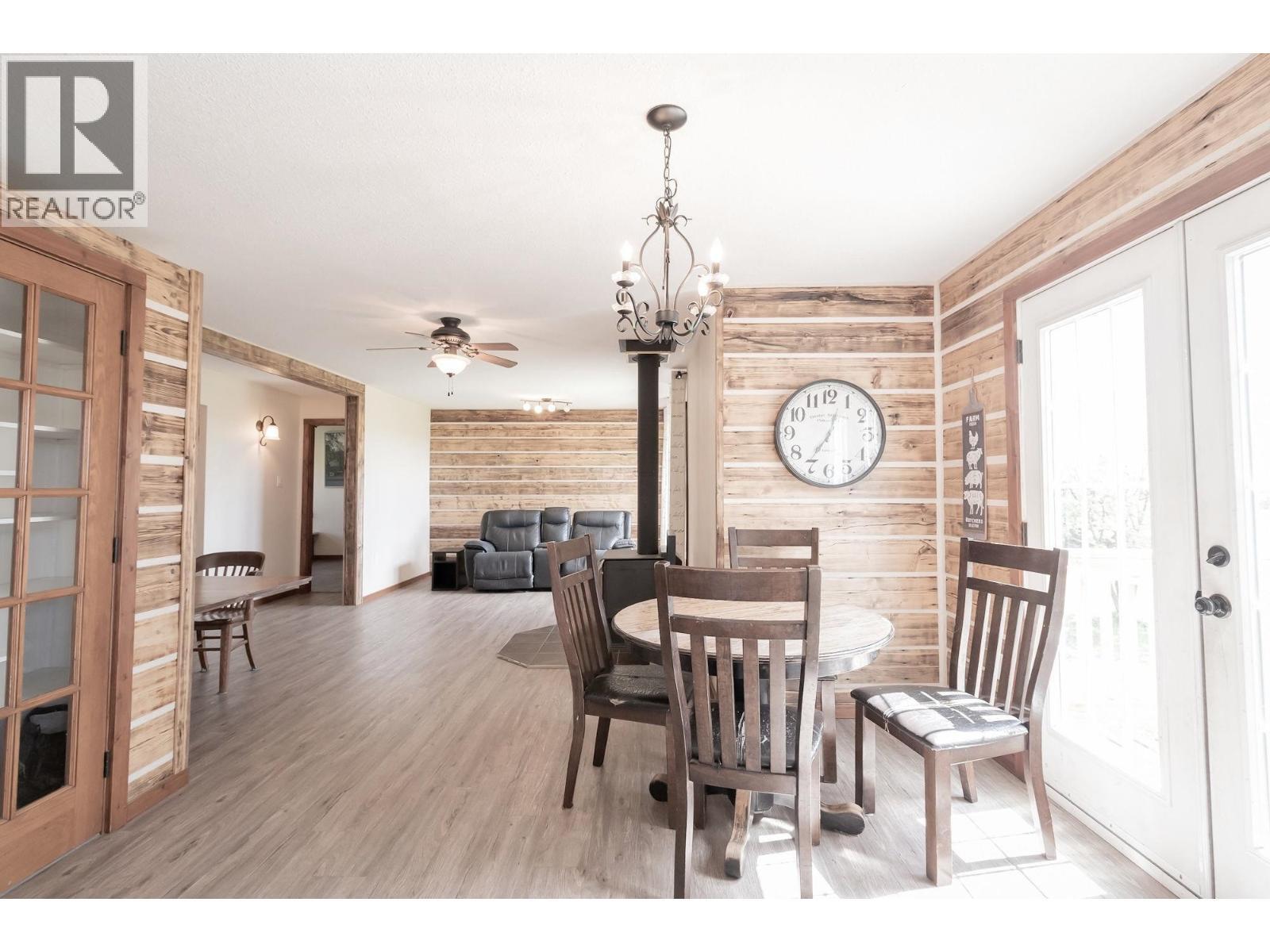 1016 240 Road, Fort St. John, BC - Indoor Photo Showing Dining Room