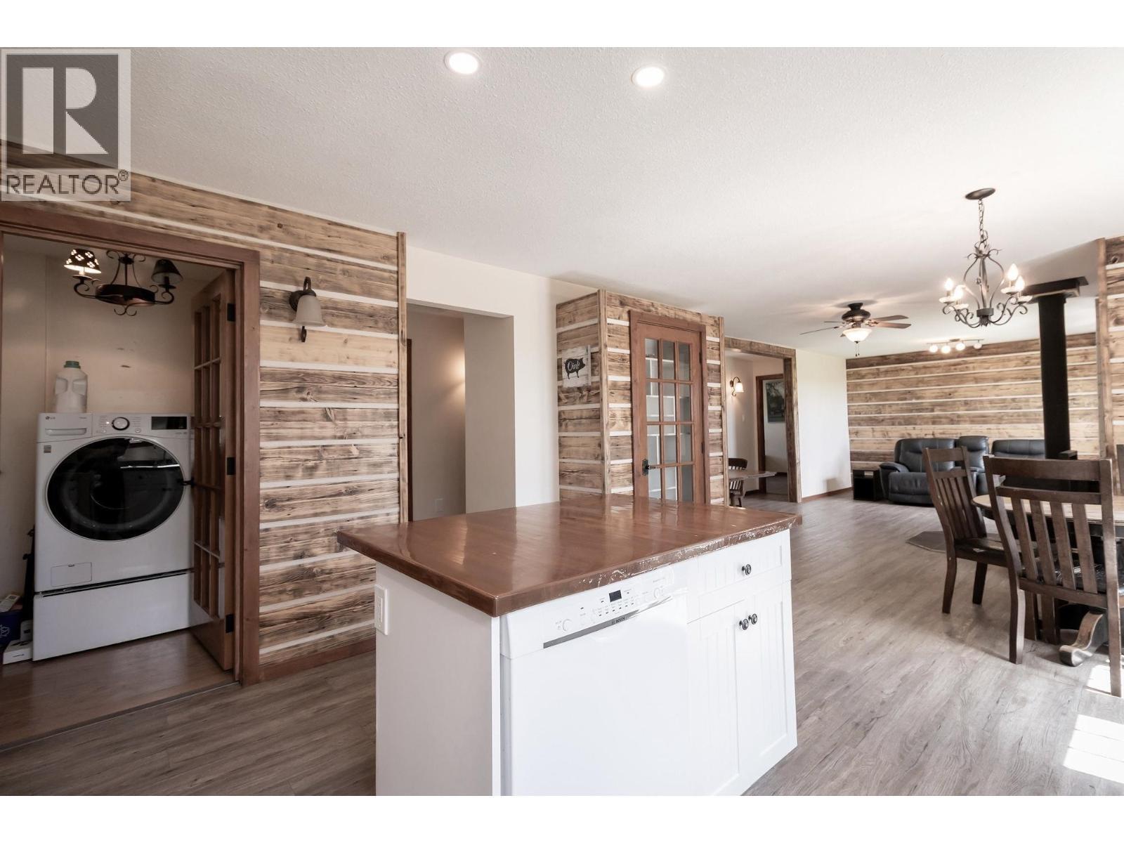 1016 240 Road, Fort St. John, BC - Indoor