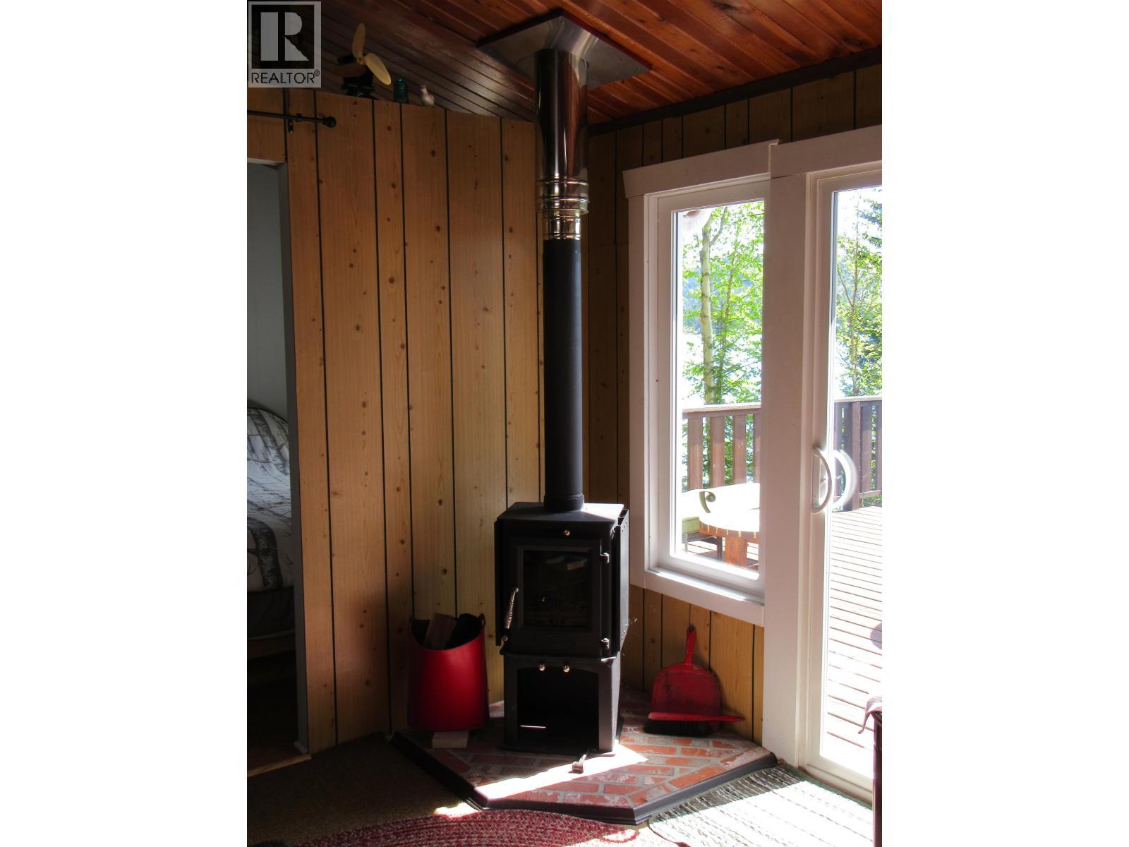 4384 Birch Lake Dump Road, Bridge Lake, BC - Indoor