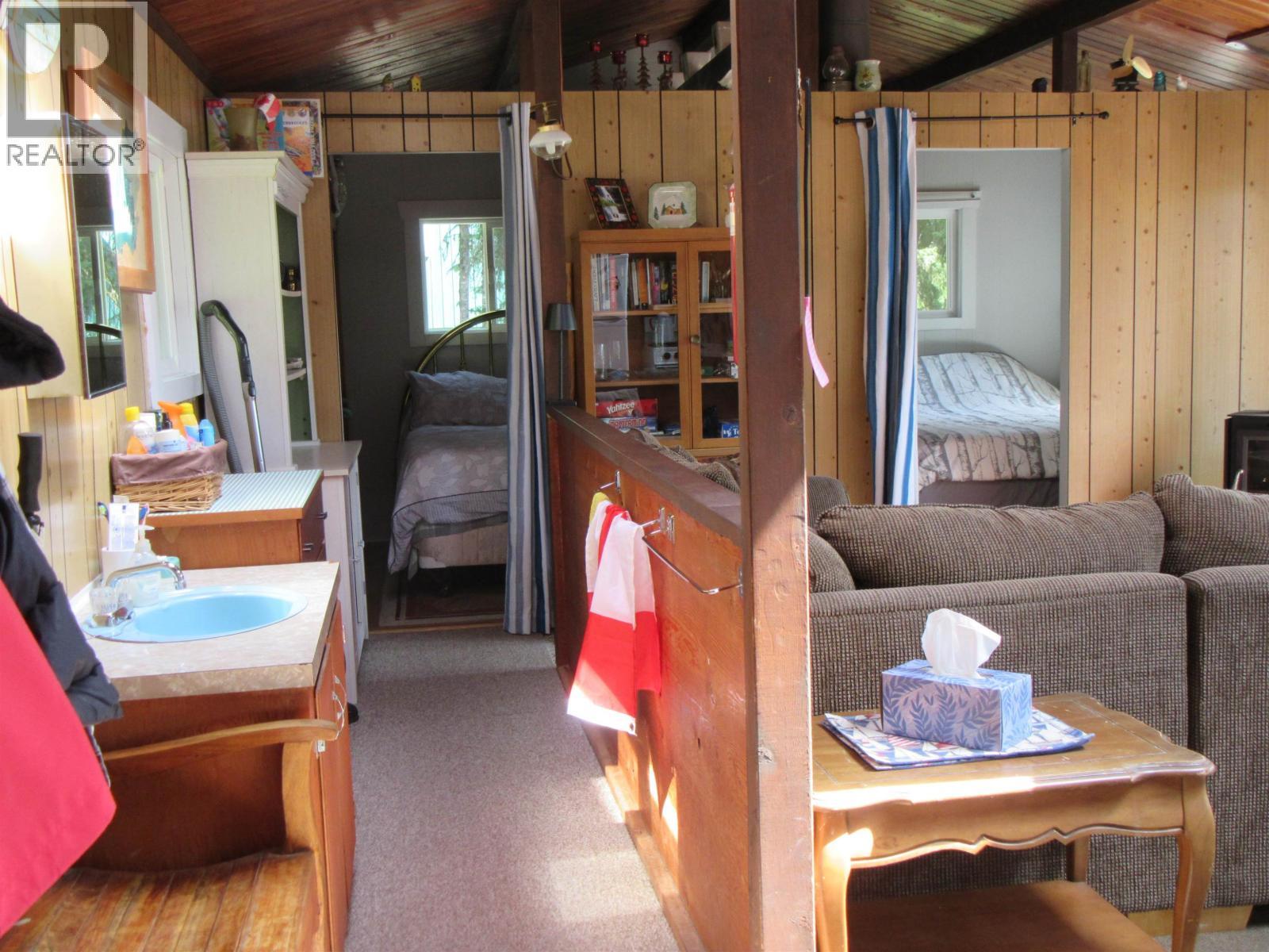4384 Birch Lake Dump Road, Bridge Lake, BC - Indoor