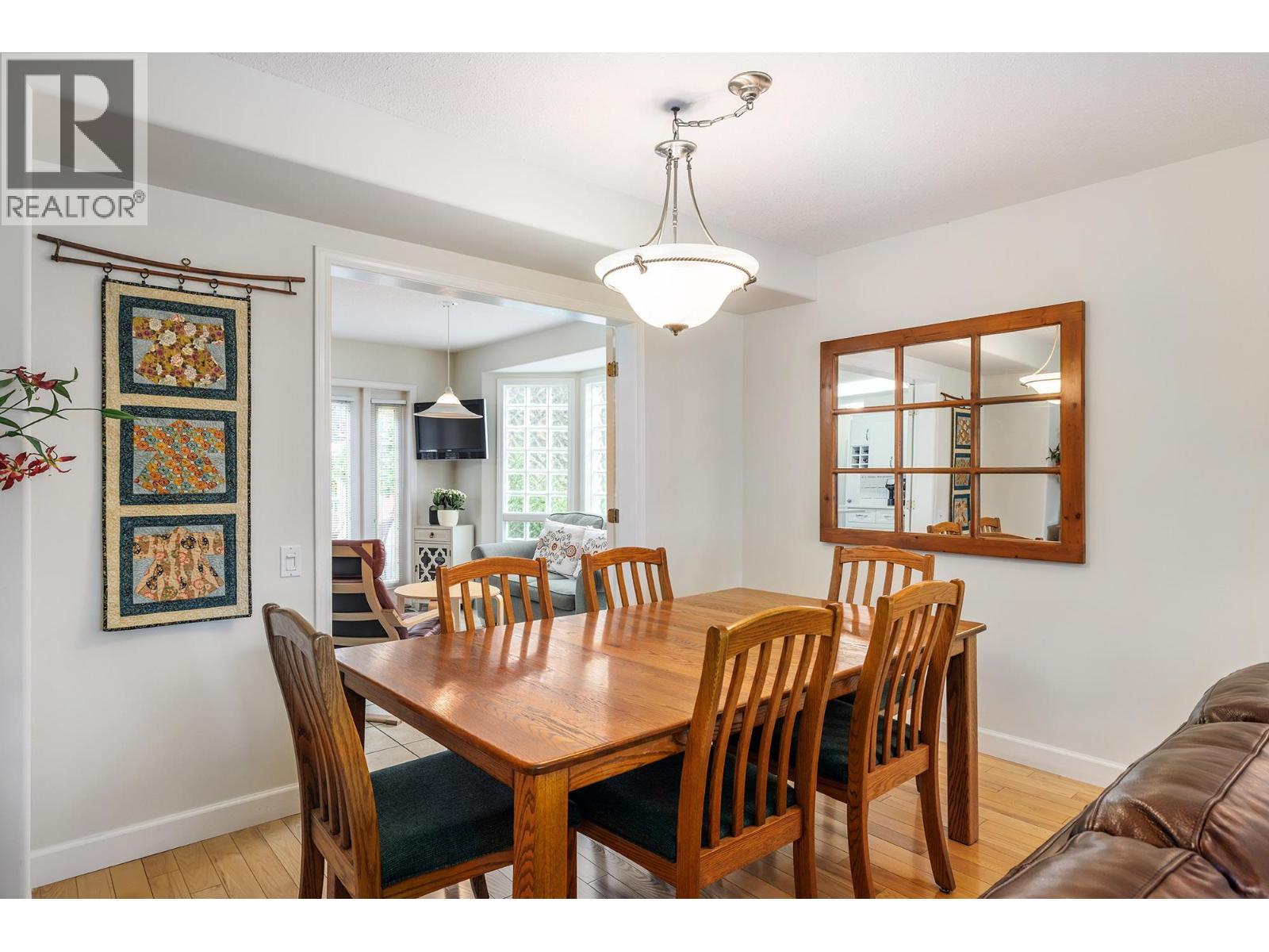 980 Dilworth Drive Unit# 3, Kelowna, BC - Indoor Photo Showing Dining Room