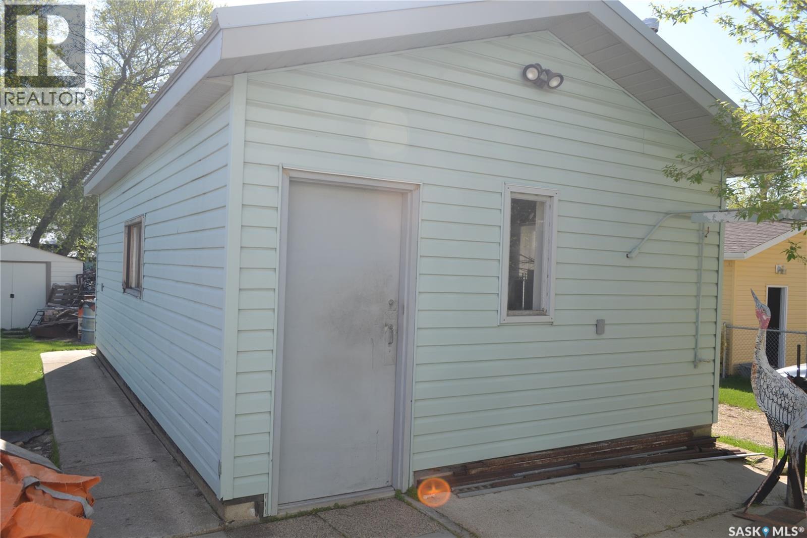 100 Main Street, Radisson, SK - Outdoor With Exterior