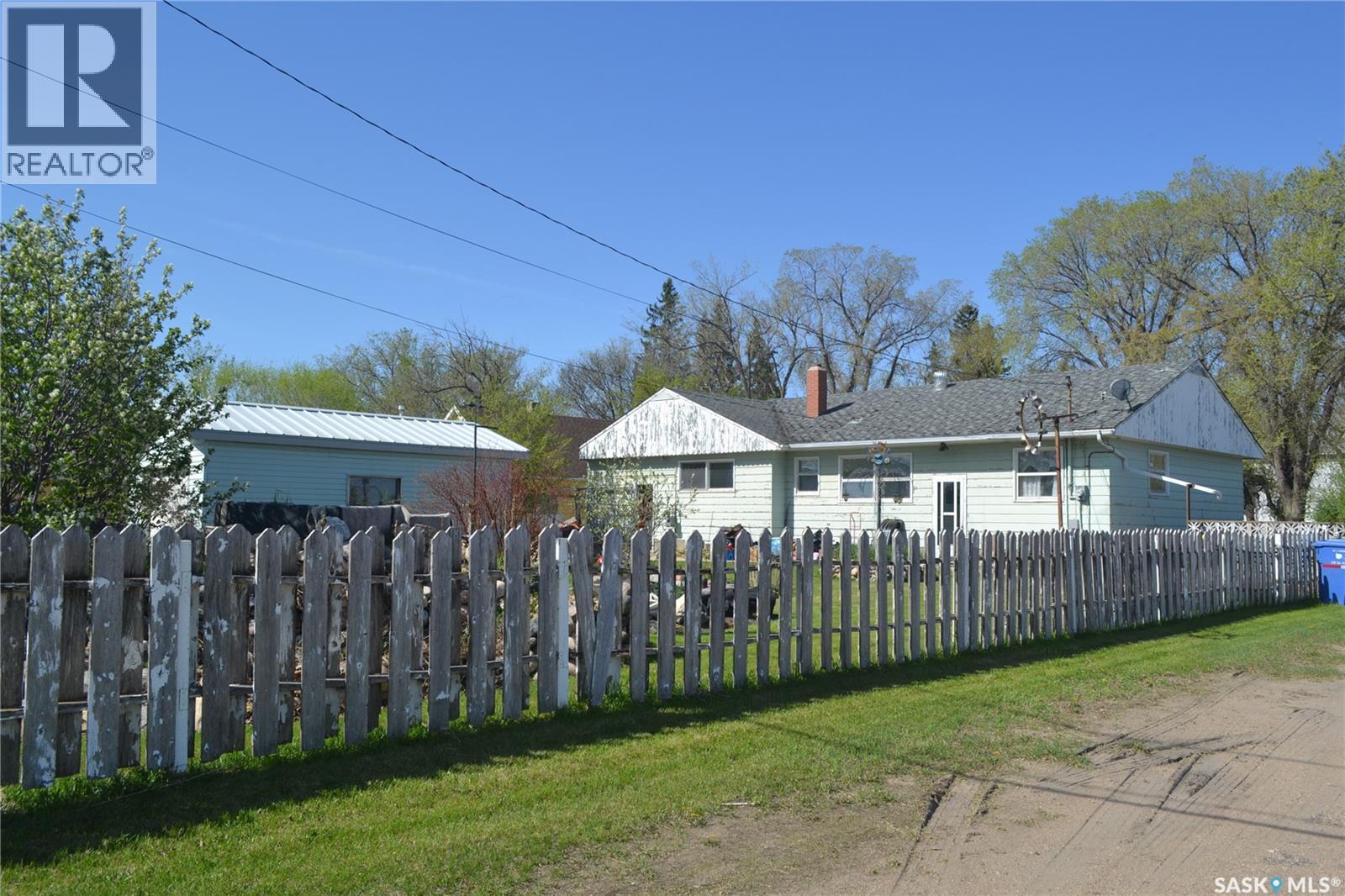 100 Main Street, Radisson, SK - Outdoor
