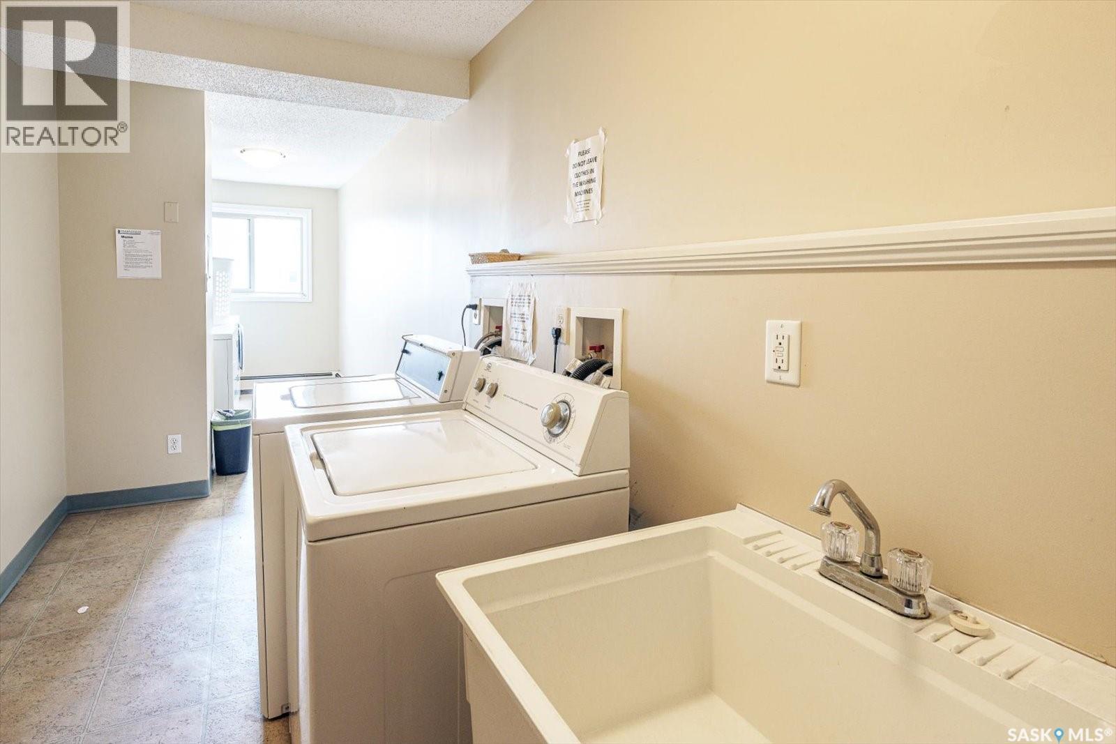 106 1013 Lansdowne Avenue, Saskatoon, SK - Indoor Photo Showing Laundry Room