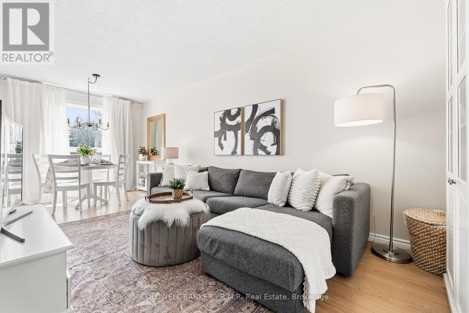 12 - 811 Wilson Road N, Oshawa (Pinecrest), ON - Indoor Photo Showing Living Room