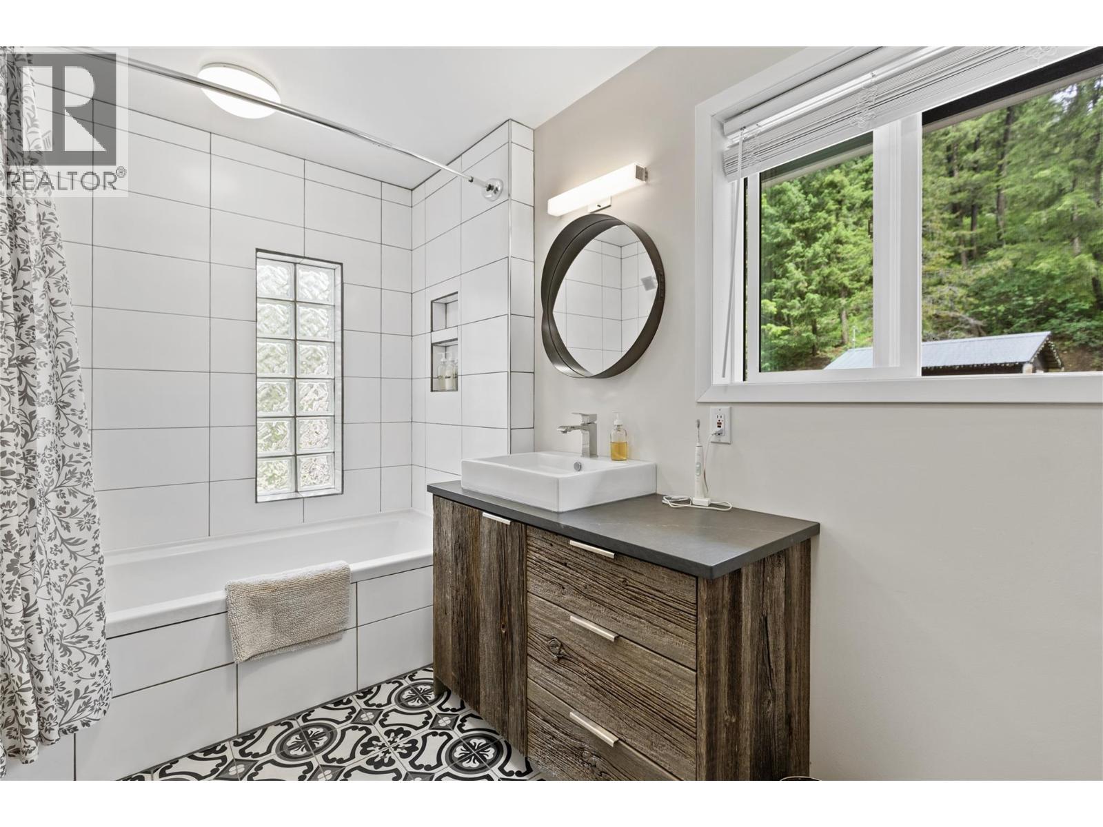 1209 Bain Road, Clearwater, BC