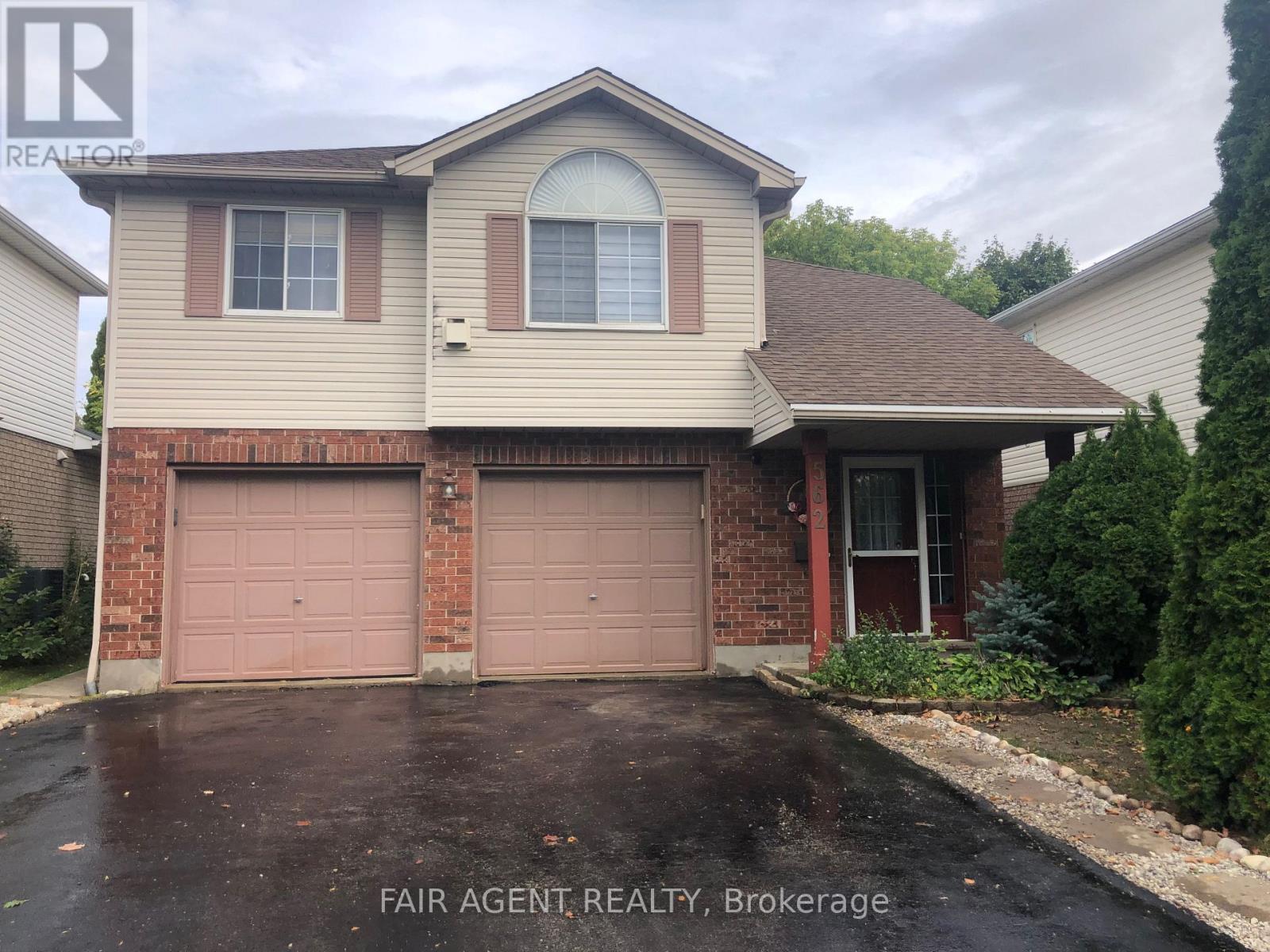 562 Erinbrook Drive, Kitchener, ON - Outdoor