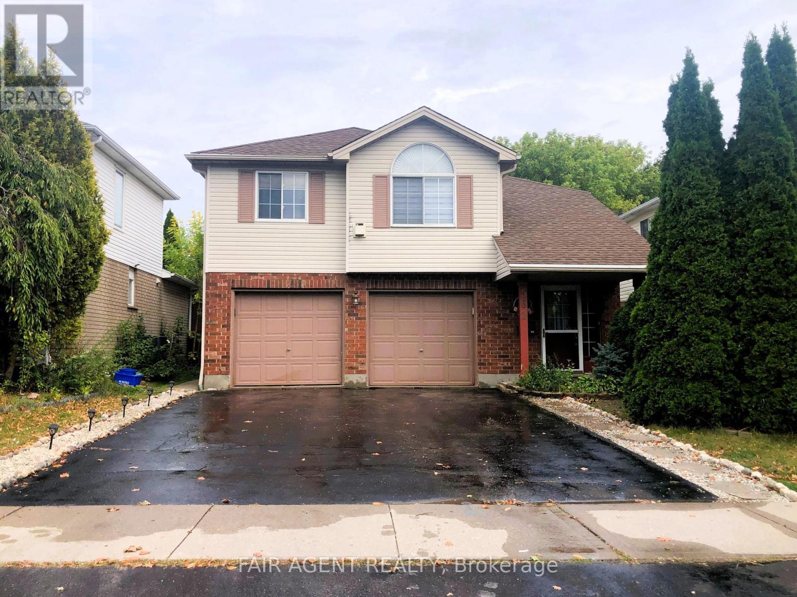 562 Erinbrook Drive, Kitchener, ON - Outdoor