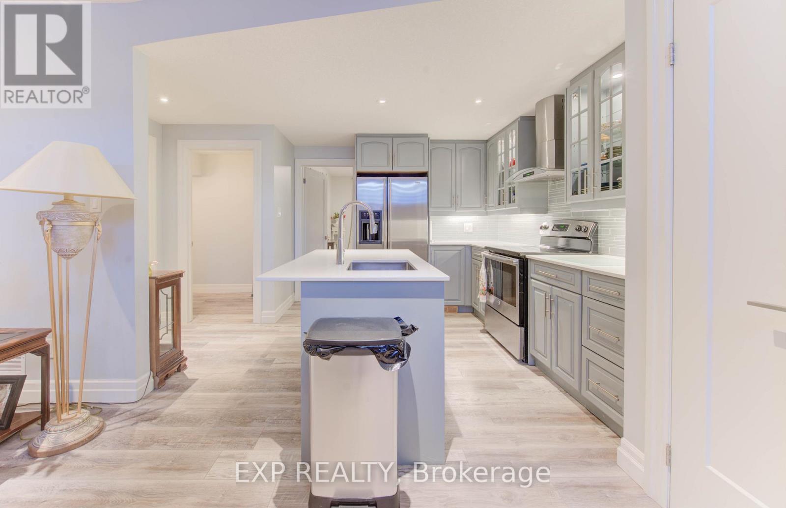 52 Edgehill Drive, Kitchener, ON - Indoor Photo Showing Kitchen