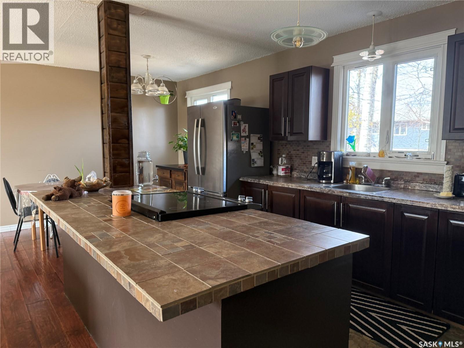 503 Cook Crescent, La Ronge, SK - Indoor Photo Showing Kitchen