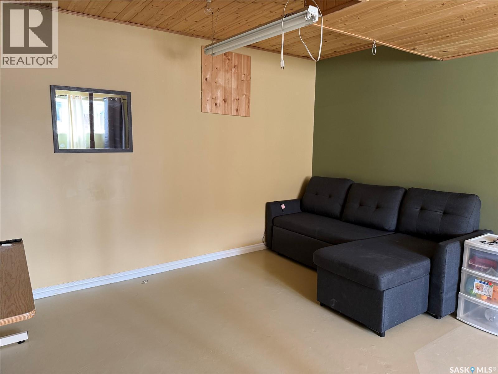 503 Cook Crescent, La Ronge, SK - Indoor