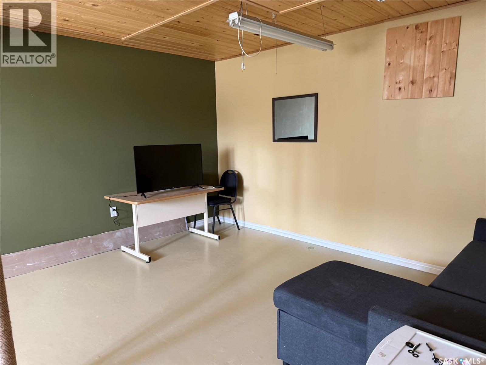 503 Cook Crescent, La Ronge, SK - Indoor