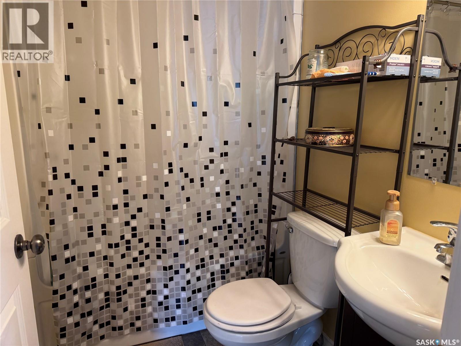 503 Cook Crescent, La Ronge, SK - Indoor Photo Showing Bathroom