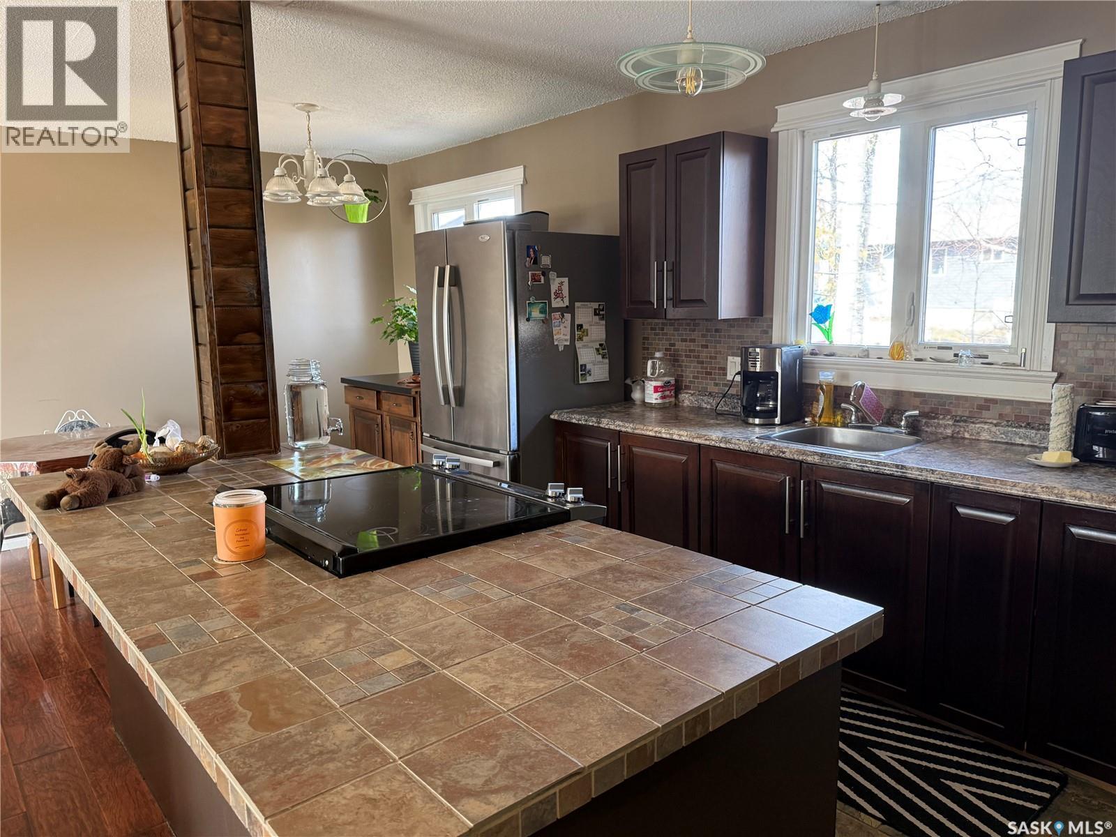 503 Cook Crescent, La Ronge, SK - Indoor Photo Showing Kitchen