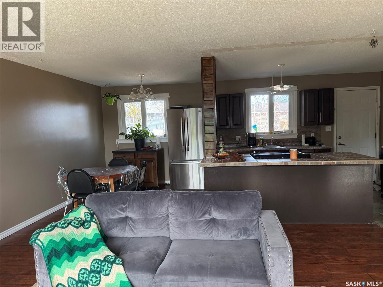 503 Cook Crescent, La Ronge, SK - Indoor Photo Showing Living Room