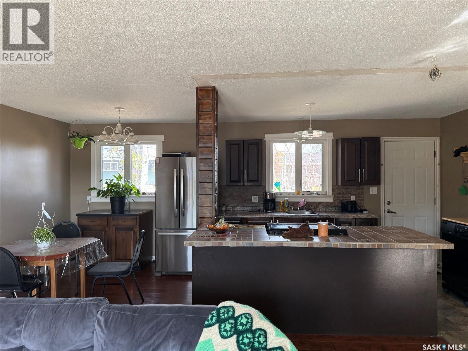 503 Cook Crescent, La Ronge, SK - Indoor Photo Showing Kitchen