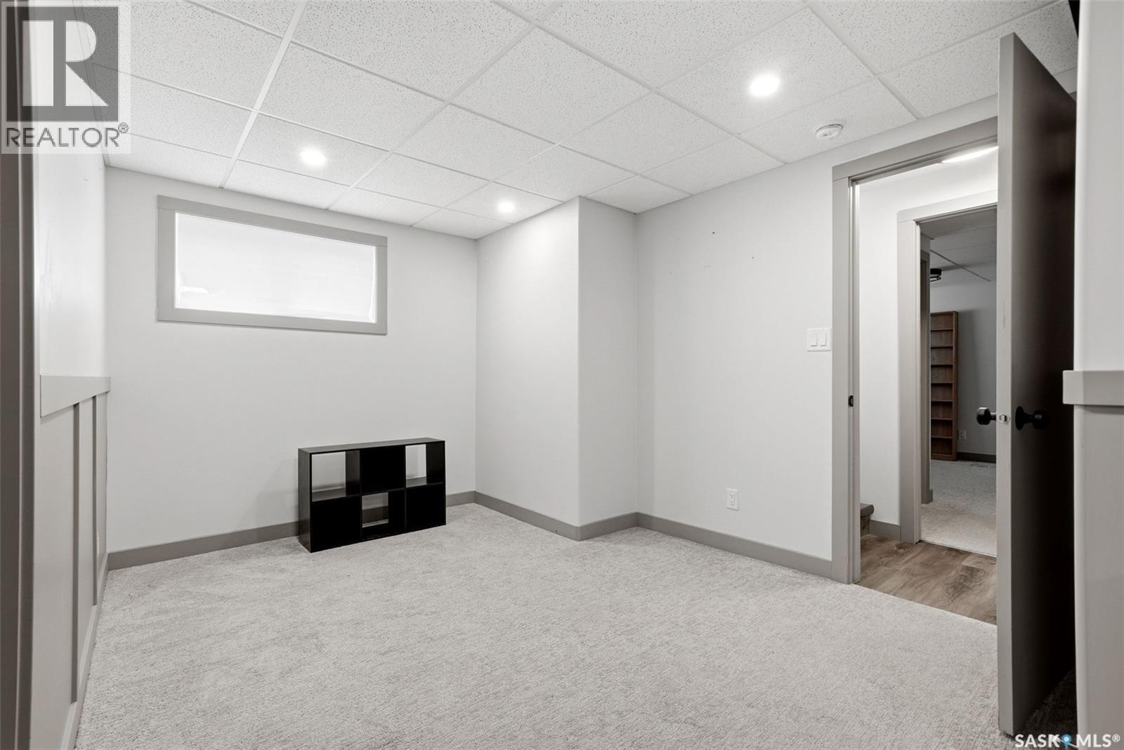 306 Howe Place, Regina, SK - Indoor