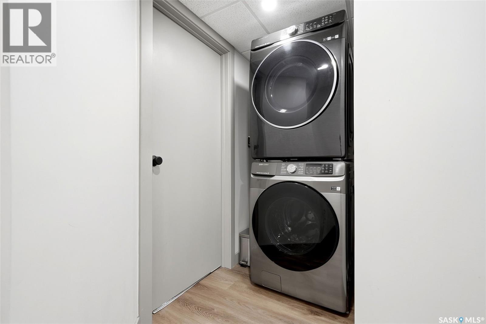 306 Howe Place, Regina, SK - Indoor Photo Showing Laundry Room