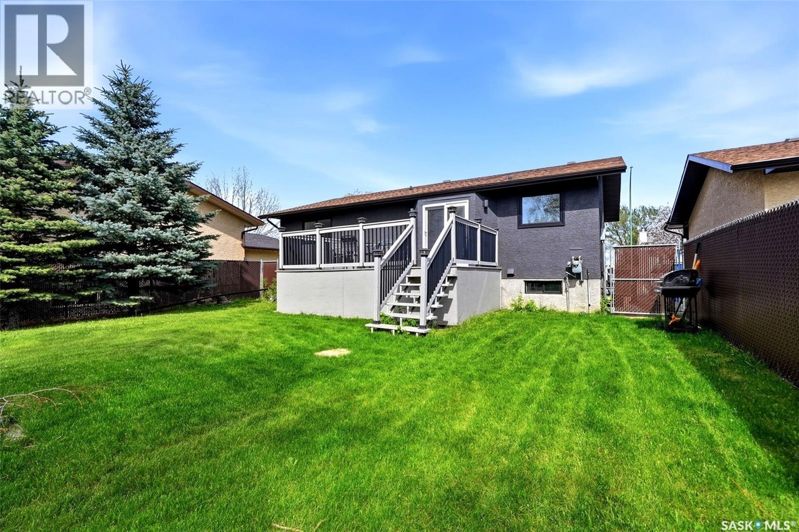 306 Howe Place, Regina, SK - Outdoor