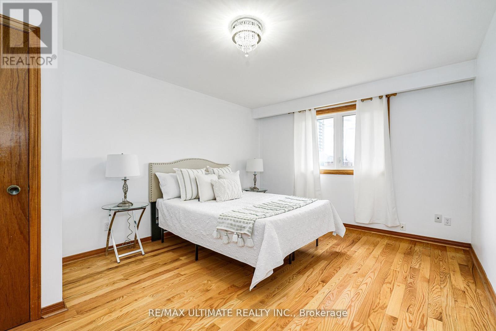 196 Meadows Boulevard, Mississauga, ON - Indoor Photo Showing Bedroom