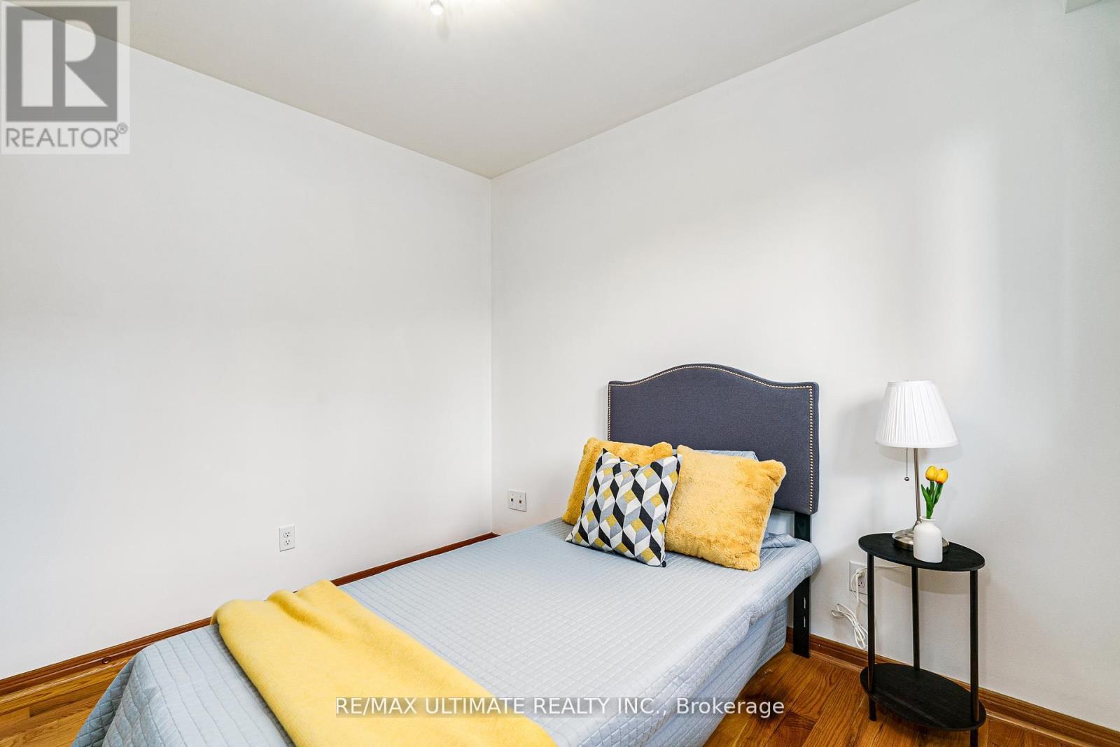196 Meadows Boulevard, Mississauga, ON - Indoor Photo Showing Bedroom