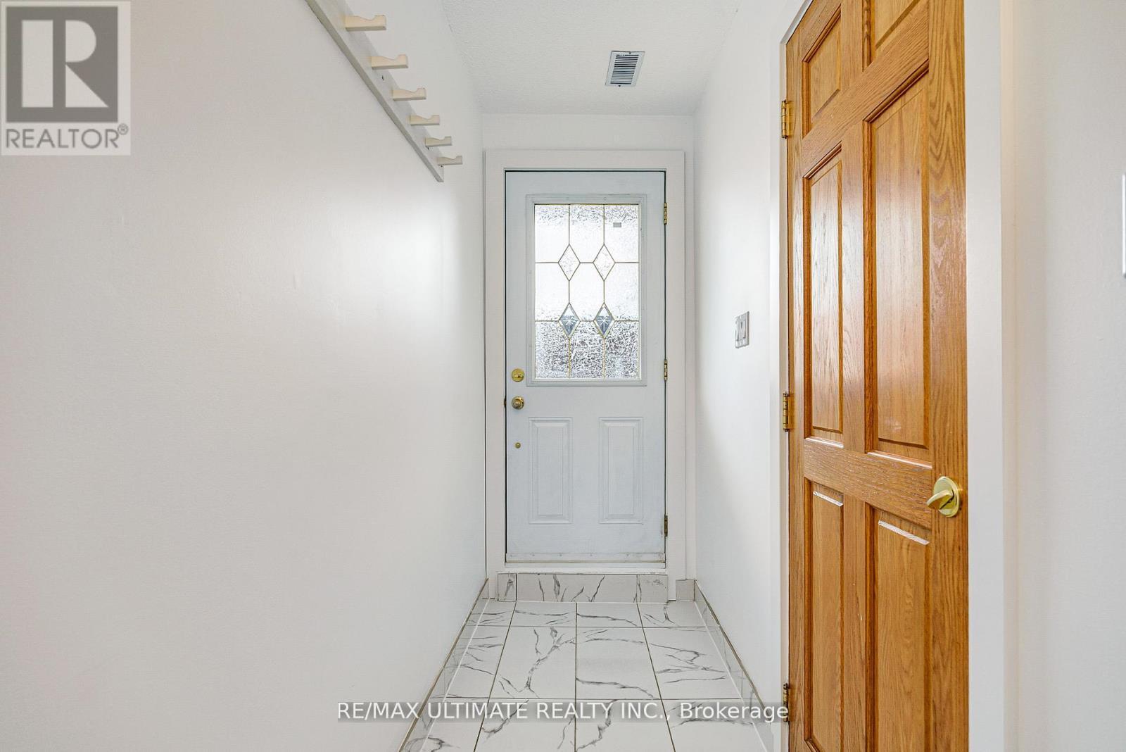 196 Meadows Boulevard, Mississauga, ON - Indoor Photo Showing Other Room
