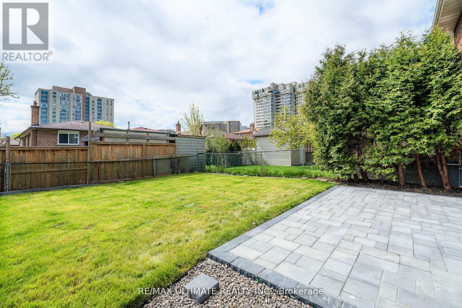 196 Meadows Boulevard, Mississauga, ON - Outdoor