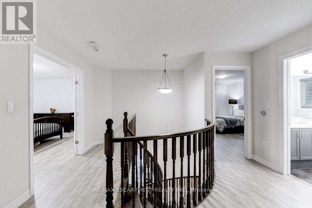 85 Showcase Drive, Hamilton, ON - Indoor Photo Showing Other Room