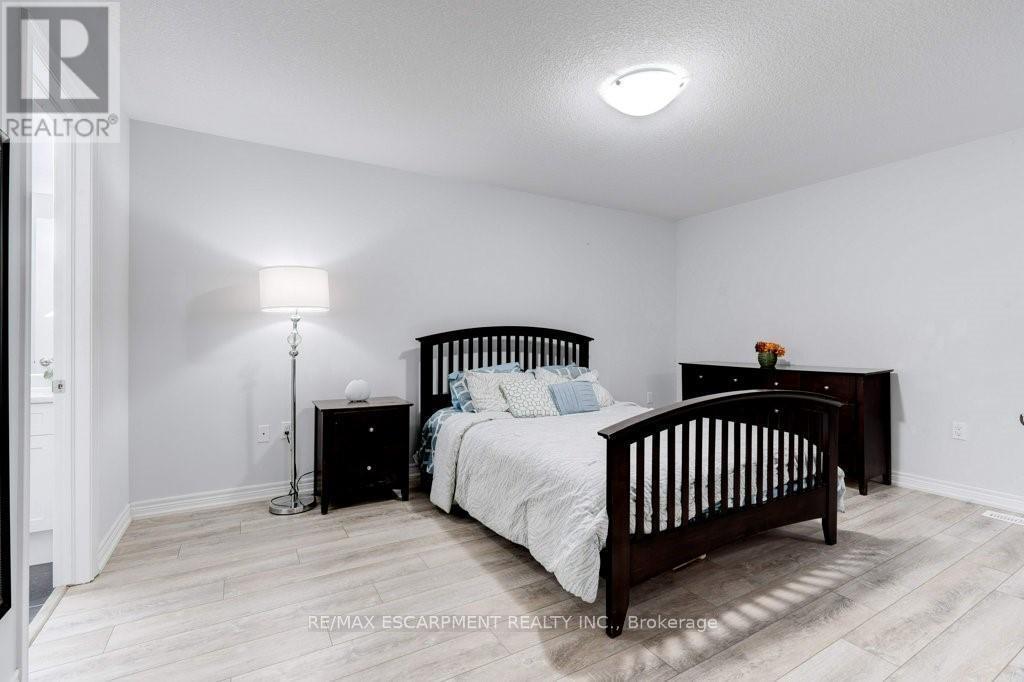 85 Showcase Drive, Hamilton, ON - Indoor Photo Showing Bedroom