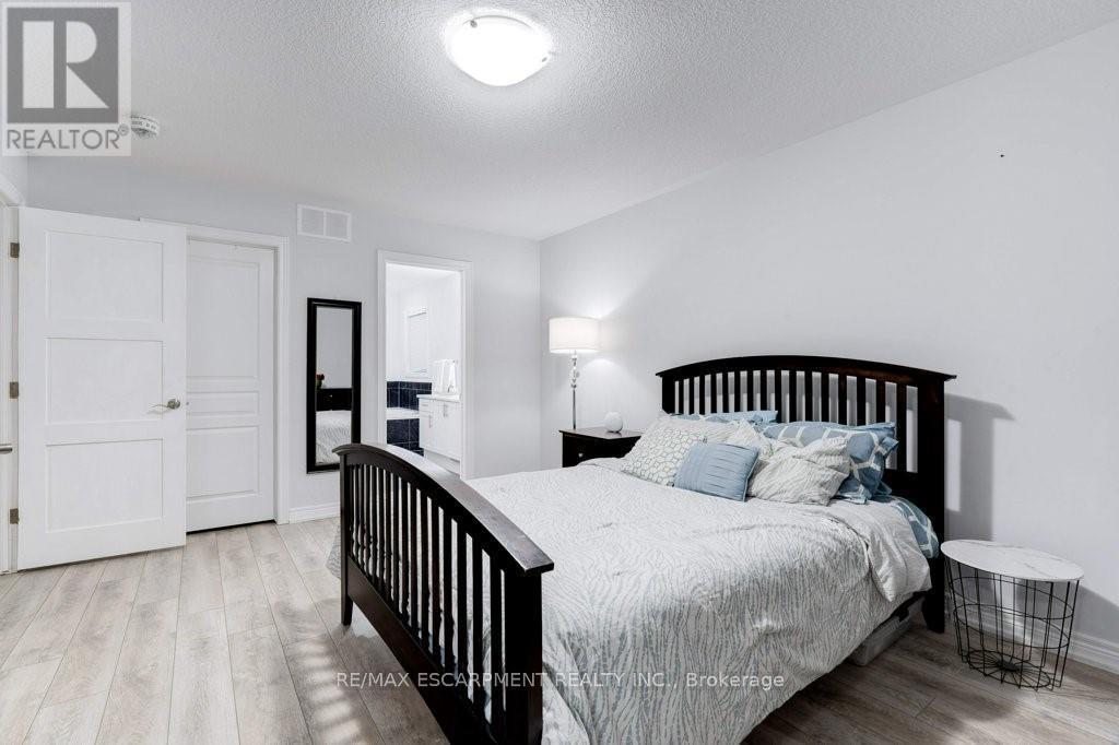 85 Showcase Drive, Hamilton, ON - Indoor Photo Showing Bedroom