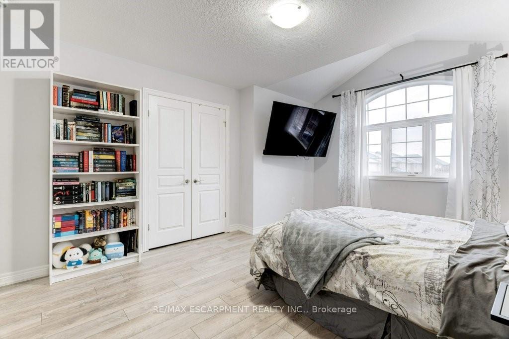 85 Showcase Drive, Hamilton, ON - Indoor Photo Showing Bedroom