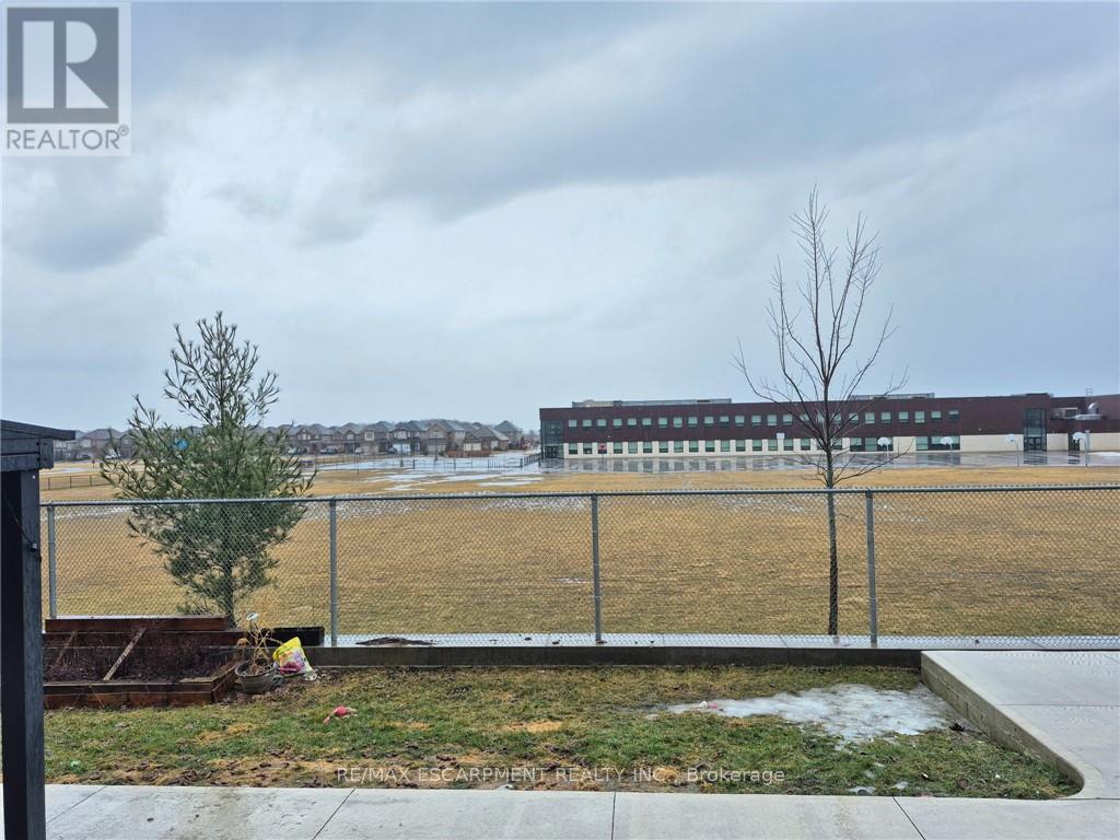 85 Showcase Drive, Hamilton, ON - Outdoor With View