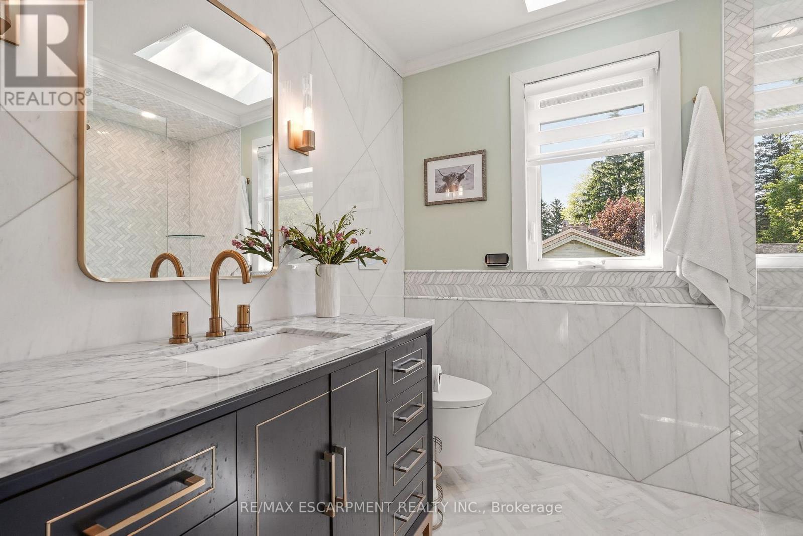 600 Deborah Crescent, Burlington, ON - Indoor Photo Showing Bathroom