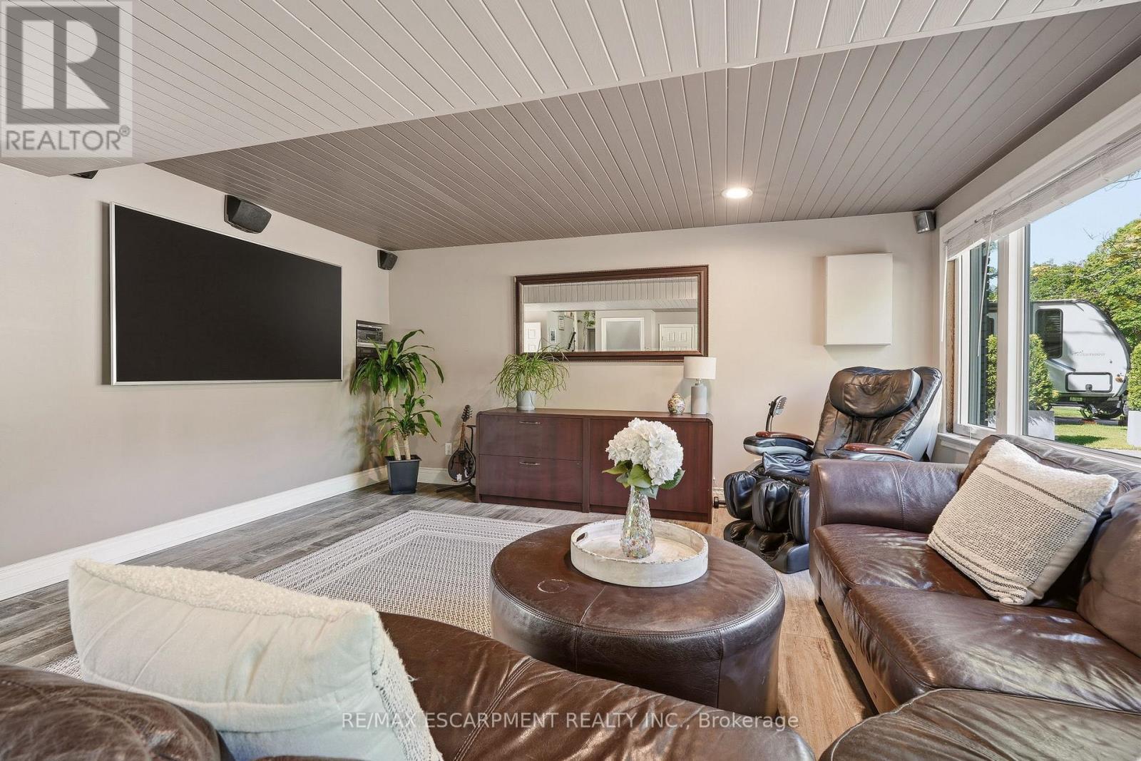 600 Deborah Crescent, Burlington, ON - Indoor Photo Showing Living Room